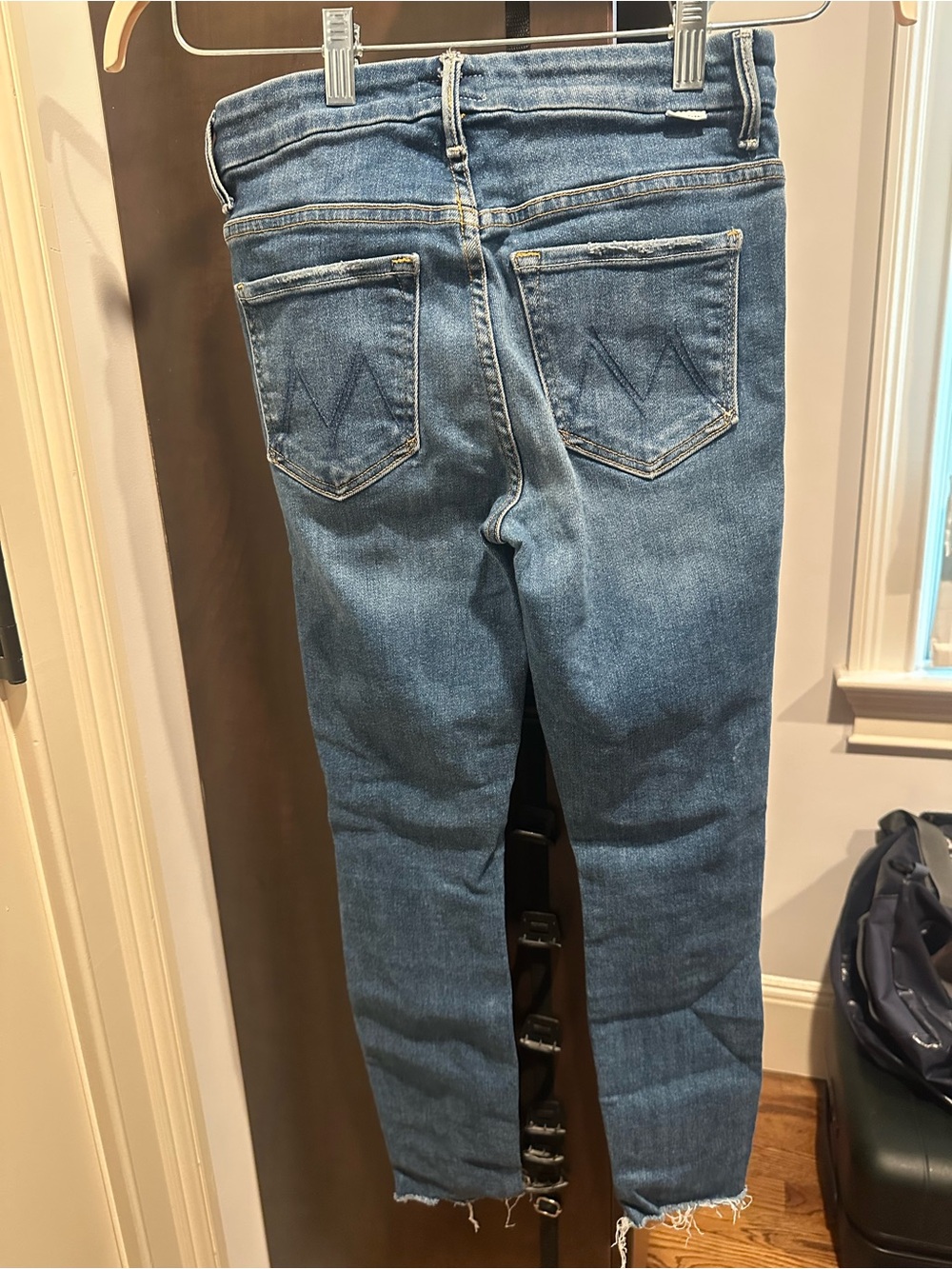 MOTHER Cropped High-Rise Jeans in Light Blue Denim